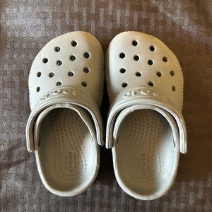 Kids Grey Crocs Size 6 (C6)